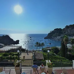 baia-azzurra.taorminaitalyhotels.com/