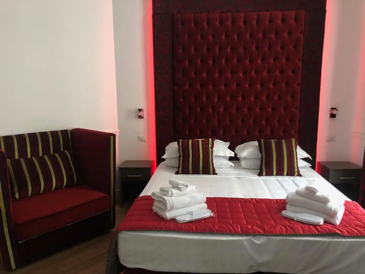 *** בית הארחה רומא La Foresteria Luxury Suites איטליה